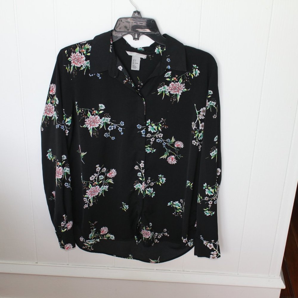 H&M Beautiful Pro/Casual Black with Floral Print Long Sleeved Blouse Size 8